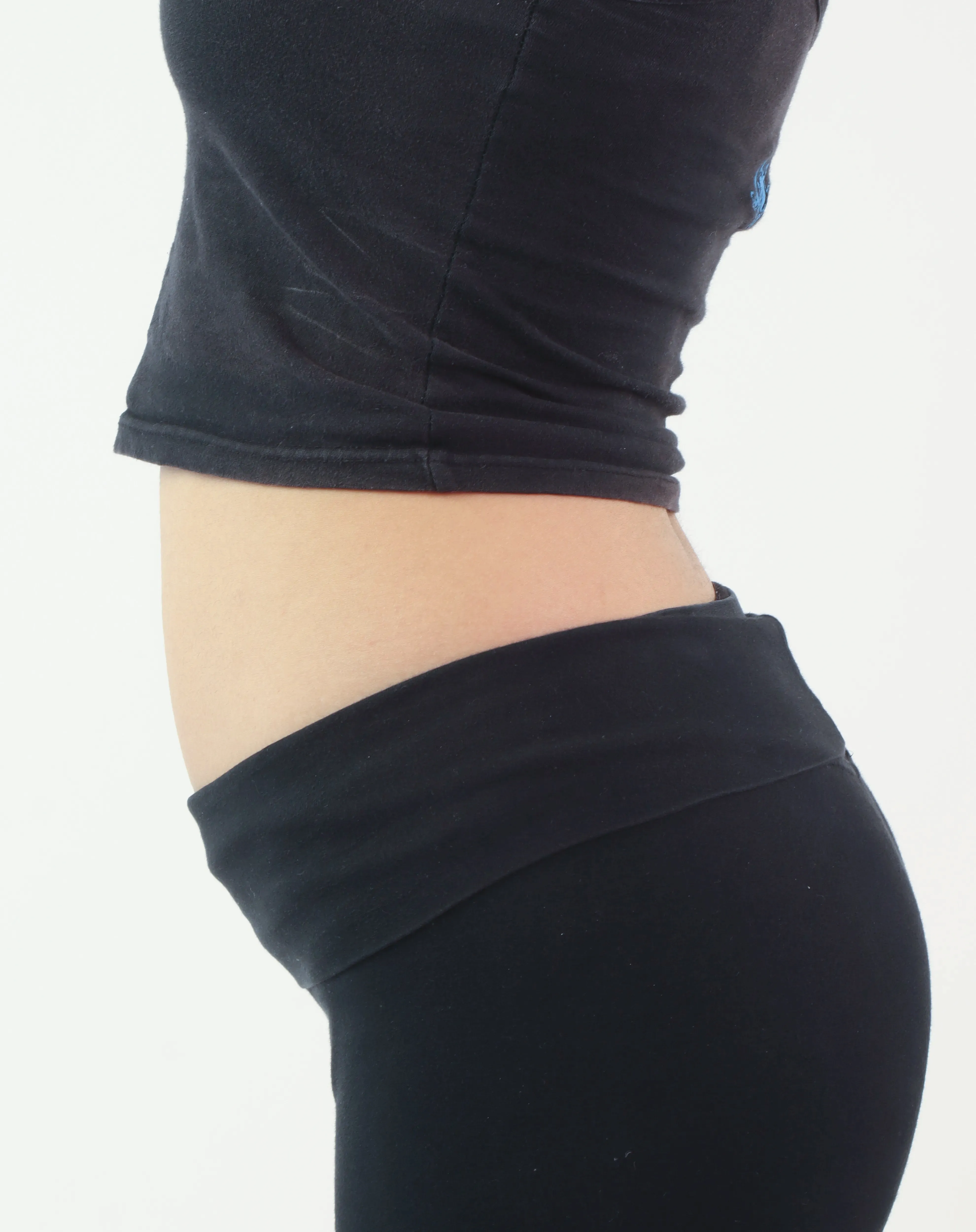 No infles el pecho ni aguantes la respiración.